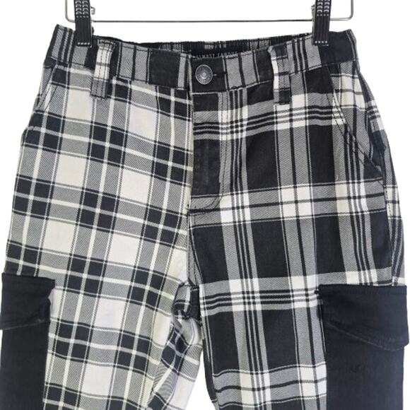 ALMOST FAMOUS Plaid Split Cargo Jogger Style Pants Size Womens S - Picture 2 of 9